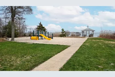 13 Beachland Avenue, East Quogue, NY 11942 - Photo 11