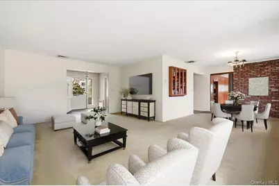 8 Skyline Drive, Huntington, NY 11743 - Photo 9