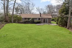 8 Skyline Dr, Huntington, NY 11743 - Photo 21