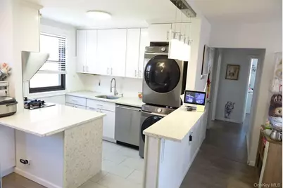 246-15 57 Dr #Upper, Douglaston, NY 11362 - Photo 5