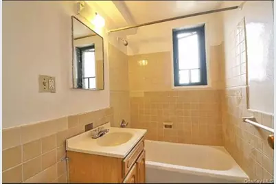 1594 Unionport Road #9D, Bronx, NY 10462 - Photo 3