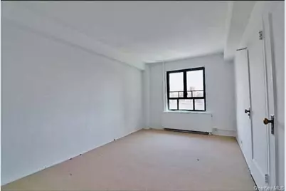 1594 Unionport Road #9D, Bronx, NY 10462 - Photo 5