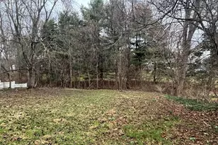 9 Sherwood Dr, Poughkeepsie, NY 12603 - Photo 5