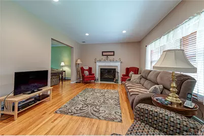 108 Maple Wood Lane, Riverhead, NY 11901 - Photo 21