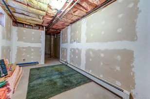 108 Maple Wood Ln, Riverhead, NY 11901 - Photo 43