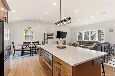 147 Jackson Avenue S, Saint James, NY 11780 - Photo 9