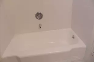 12 Welwyn Rd, Great Neck, NY 11021 - Photo 13