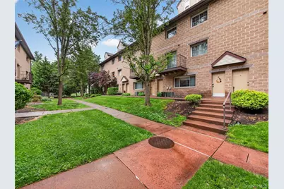 8 Klint Court, Nanuet, NY 10954 - Photo 3