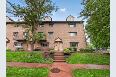 8 Klint Court, Nanuet, NY 10954 - Photo 1