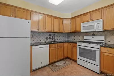 355 Old Tarrytown Road #206, White Plains, NY 10603 - Photo 3