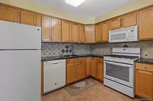 355 Old Tarrytown Rd, White Plains, NY 10603 - Photo 3