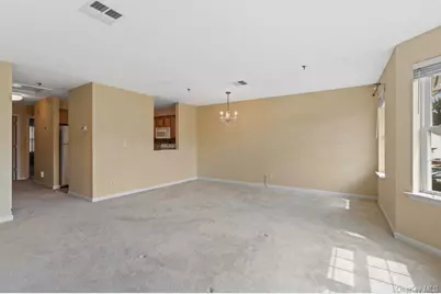 355 Old Tarrytown Road #206, White Plains, NY 10603 - Photo 7
