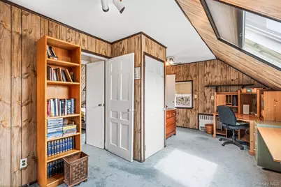 335 Warwick Avenue, Douglaston, NY 11363 - Photo 19