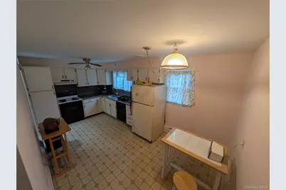 17 Bosher Drive, Colonie, NY 12205 - Photo 11