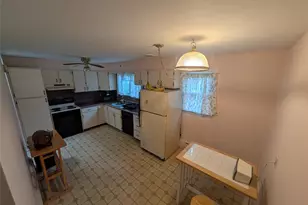 17 Bosher Dr, Colonie, NY 12205 - Photo 11