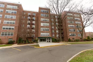 211-10 18th Ave, Bayside, NY 11360 - Photo 35