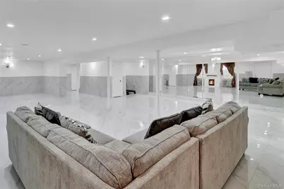 120 Majestic Drive, Dix Hills, NY 11746 - Photo 37