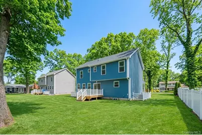 512 Starlight Drive, Shirley, NY 11967 - Photo 3