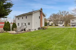 24 Jennings Rd, White Plains, NY 10605 - Photo 35