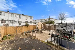 129-15 Sidway Pl, Jamaica, NY 11434 - Photo 29