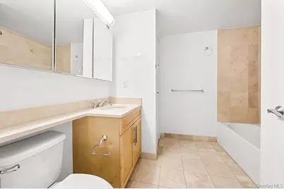 40-22 College Point Boulevard #6H, Flushing, NY 11354 - Photo 9