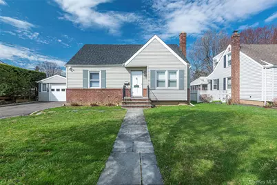 61 Dosoris Lane, Glen Cove, NY 11542 - Photo 1