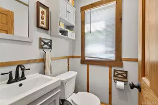 62 Finch Ln, Islip, NY 11751 - Photo 15