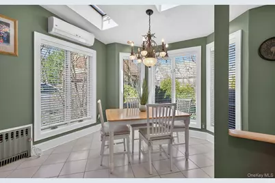 7 Grace Court N, Great Neck, NY 11021 - Photo 21