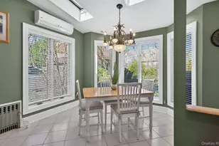 7 Grace Ct N, Great Neck, NY 11021 - Photo 21