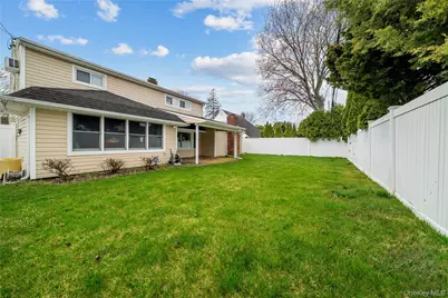 41 Winter Lane, Hicksville, NY 11801 - Photo 17