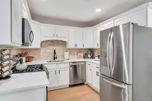 147 Ashley Ct, Central Islip, NY 11722 - Photo 5