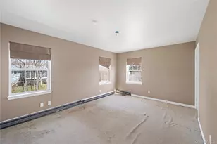 42 Autumn Dr, Poughkeepsie, NY 12603 - Photo 15