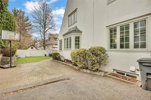 42 Tanglewylde Ave, Bronxville, NY 10708 - Photo 45