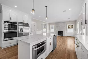 43 Barter Ln, Hicksville, NY 11801 - Photo 13