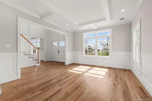 43 Barter Ln, Hicksville, NY 11801 - Photo 7