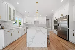 43 Barter Ln, Hicksville, NY 11801 - Photo 15