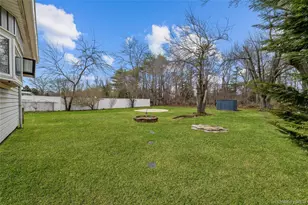 1656 N Gardiner Dr, Bay Shore, NY 11706 - Photo 17