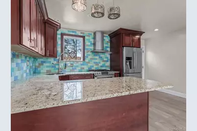 215 Hathaway Avenue, Elmont, NY 11003 - Photo 7