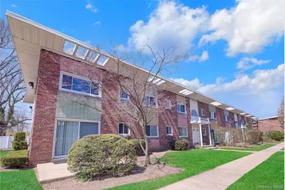 273 Newbridge Road #D2, Levittown, NY 11756 - Photo 1