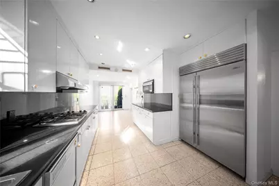 83 Dartmouth Street, Forest Hills, NY 11375 - Photo 7