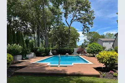 12 Westmoylan Lane, Coram, NY 11727 - Photo 7