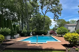 12 Westmoylan Ln, Coram, NY 11727 - Photo 7