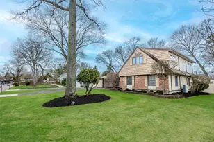 12 Westmoylan Ln, Coram, NY 11727 - Photo 3