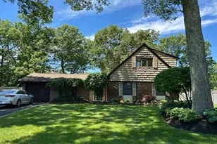 12 Westmoylan Ln, Coram, NY 11727 - Photo 3