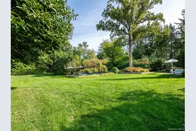 90 Elderfields Road, Manhasset, NY 11030 - Photo 35