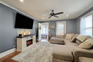 64 11th St, Ronkonkoma, NY 11779 - Photo 7