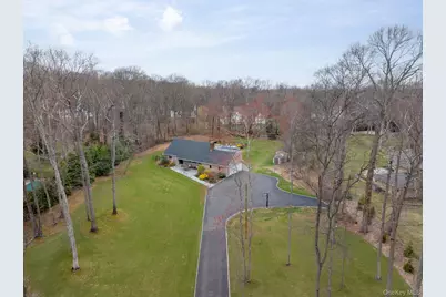 431 Woodbury Road, Cold Spring Harbor, NY 11724 - Photo 3