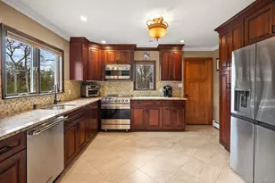 431 Woodbury Rd, Cold Spring Harbor, NY 11724 - Photo 9