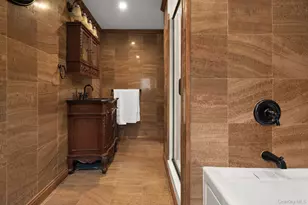 431 Woodbury Rd, Cold Spring Harbor, NY 11724 - Photo 13