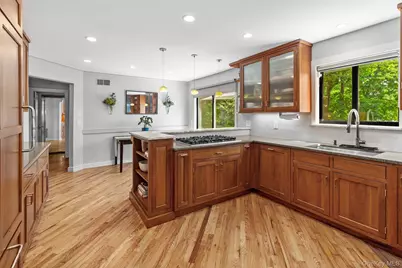 27 Stone Cabin Road, New Rochelle, NY 10801 - Photo 7